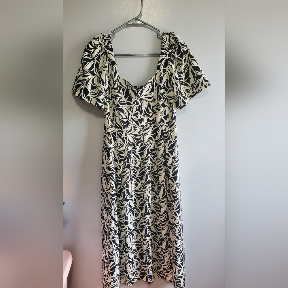 Black and White Leaf Print Dress